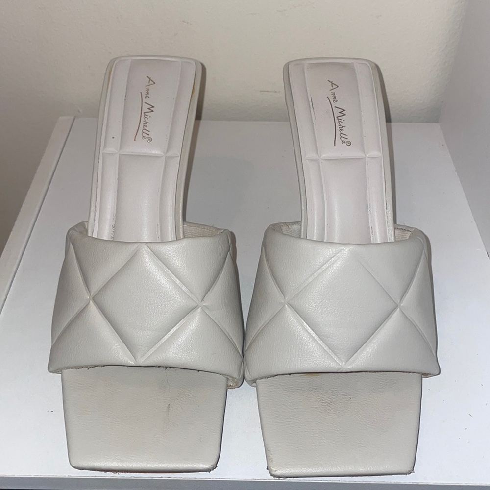 Anne Michelle heels